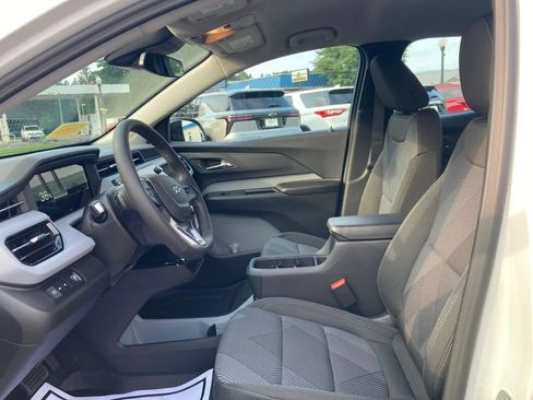 New 2027 Chevrolet Bolt LT w/ Comfort Package FWD image 3