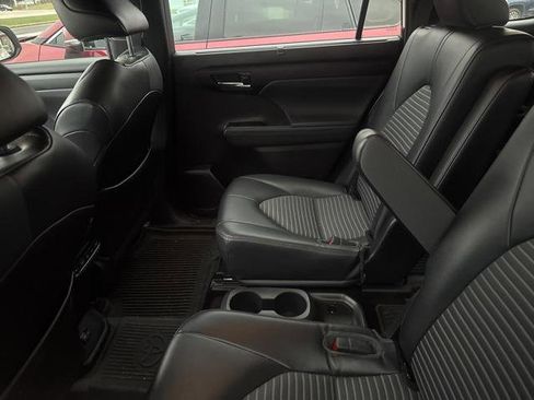 Certified 2022 Toyota Highlander XSE image 5
