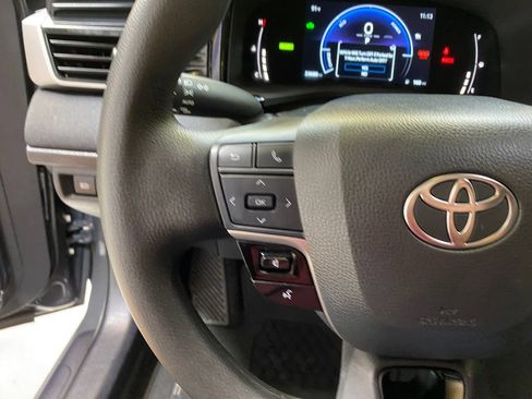 Used 2025 Toyota Camry LE FWD image 32