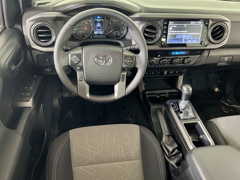 Used 2021 Toyota Tacoma TRD Off-Road w/ Technology Package AWD/4WD image 20