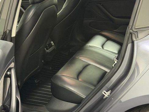 Used 2019 Tesla Model 3 Performance image 8
