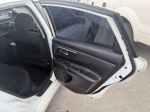 Used 2015 Nissan Altima 2.5 SV FWD image 21