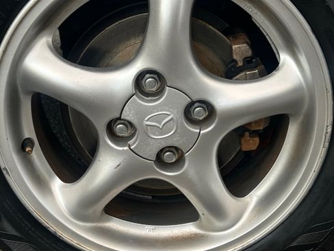 Used 2002 MAZDA MX-5 Miata LS image 36