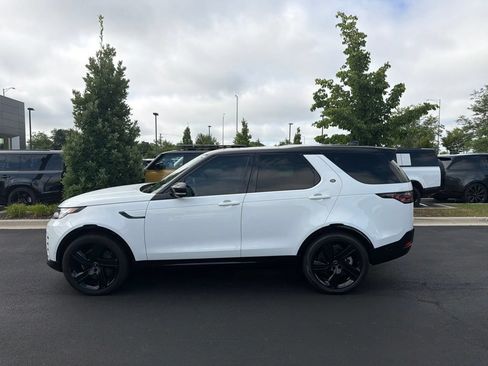 Used 2024 Land Rover Discovery Dynamic SE AWD/4WD image 2