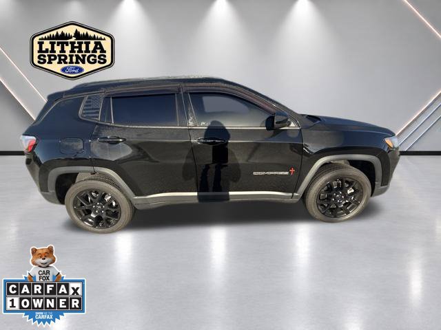 Used 2025 Jeep Compass Latitude w/ Sun & Sound Group AWD/4WD image 10