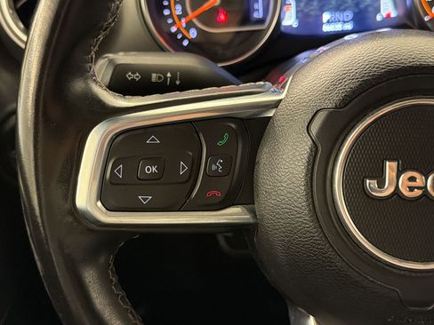 Used 2020 Jeep Wrangler Unlimited Sahara AWD/4WD image 16