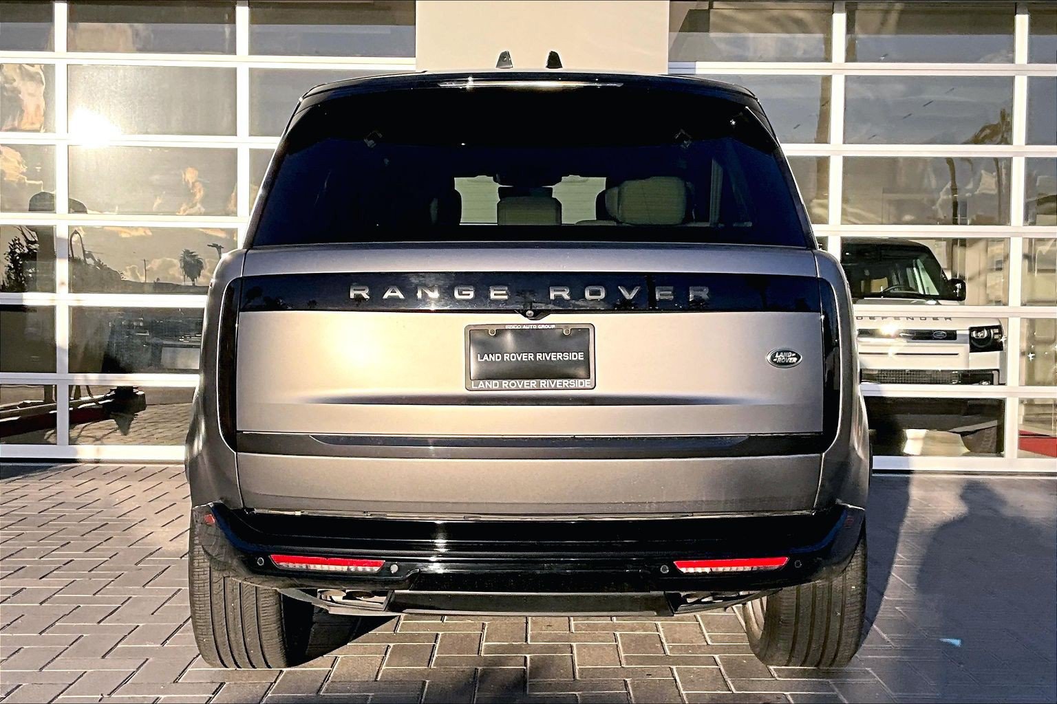 Used 2023 Land Rover Range Rover Long Wheelbase Autobiography AWD/4WD image 4