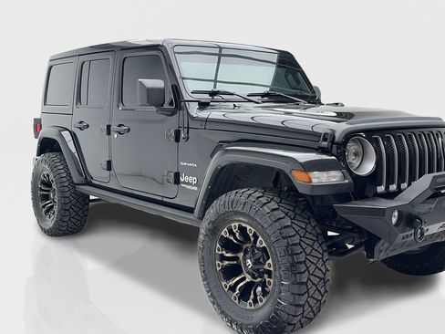 Used 2022 Jeep Wrangler Unlimited Sahara w/ Cold Weather Group AWD/4WD image 2