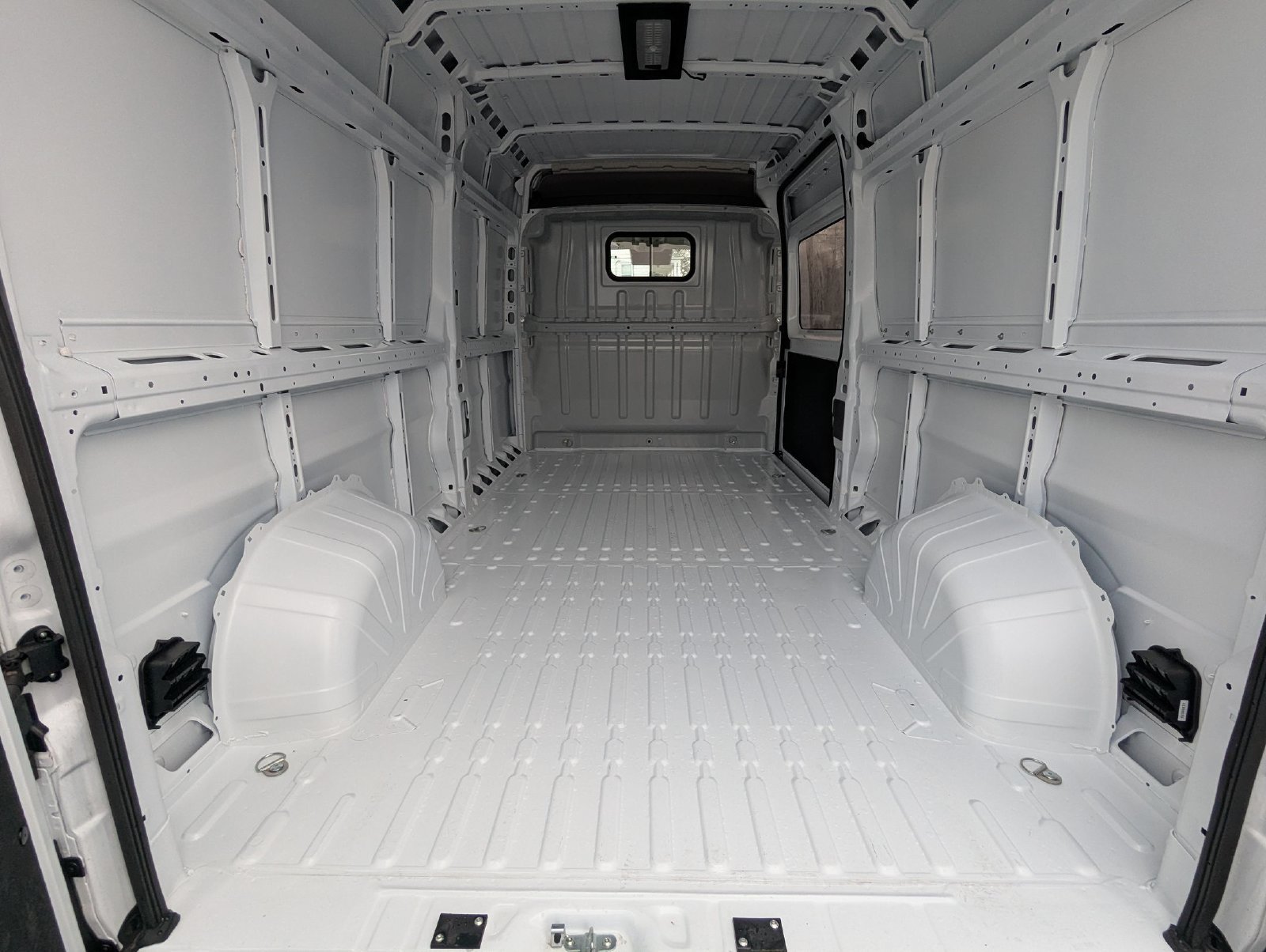 New 2026 RAM ProMaster 2500 w/ Convenience Group FWD image 18