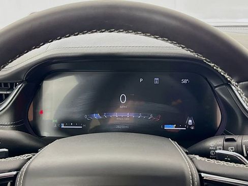 Used 2023 Jeep Grand Cherokee Overland image 12