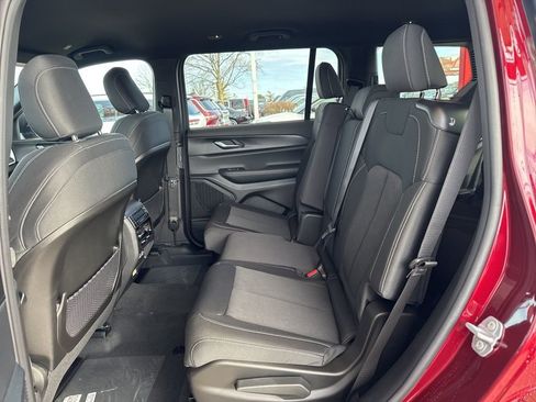 New 2025 Jeep Grand Cherokee L Laredo w/ Luxury Tech Group I AWD/4WD image 18