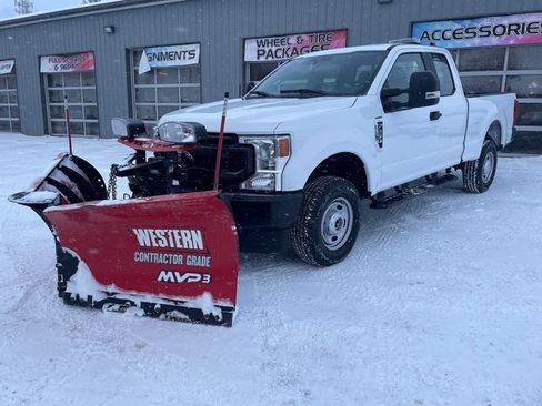 Used 2022 Ford F250 XL w/ Power Equipment Group image 3