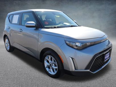 Used 2023 Kia Soul LX w/ LX Technology Package