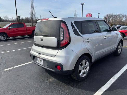 Used 2018 Kia Soul Base w/ Convenience Package image 8