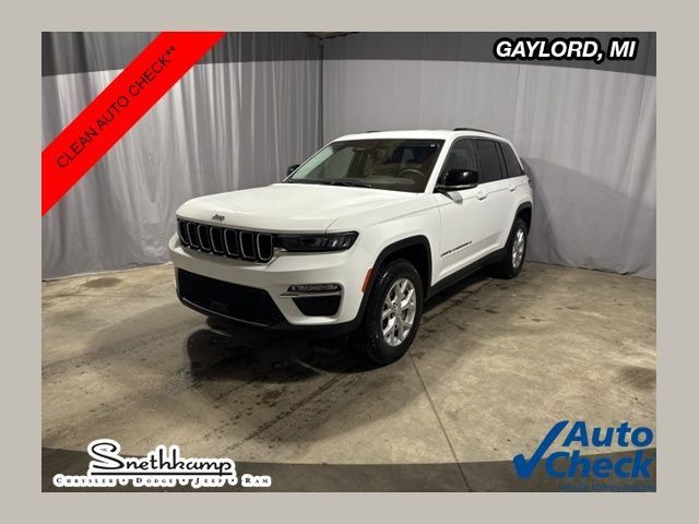 Used 2024 Jeep Grand Cherokee Limited AWD/4WD image 1