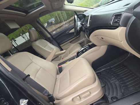 Used 2016 Honda Pilot Touring image 25