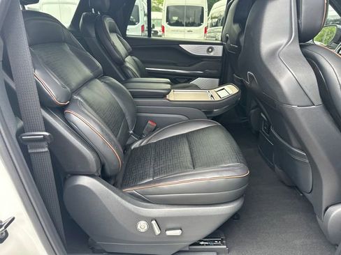 New 2026 Lincoln Navigator L Black Label AWD/4WD image 16