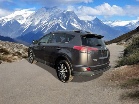 Used 2016 Toyota RAV4 LE image 3