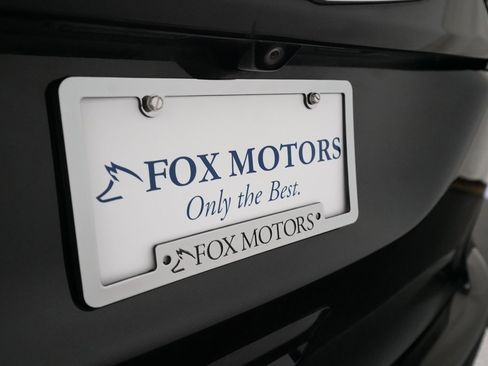 Used 2018 Chrysler Pacifica Touring-L w/ Tire & Wheel Group image 38