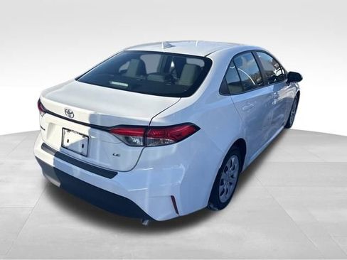 Used 2024 Toyota Corolla LE image 6