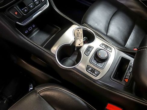 Certified 2020 GMC Terrain Denali w/ Denali Premium Package AWD/4WD image 27