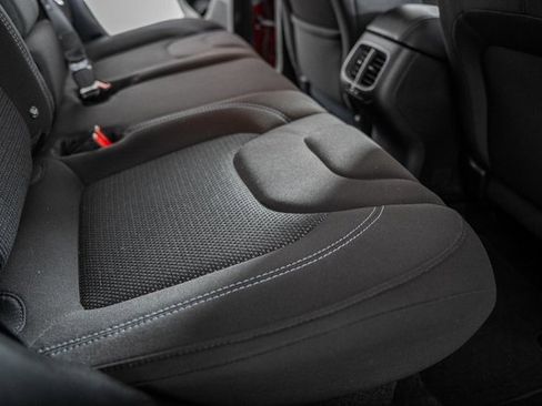 Used 2019 Jeep Cherokee Latitude w/ Popular Appearance Group image 30