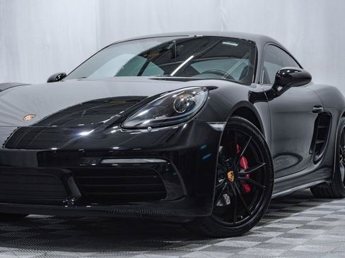 Used 2017 Porsche 718 Cayman S image 2