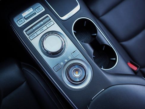 Used 2023 Genesis GV70 2.5T Select image 34