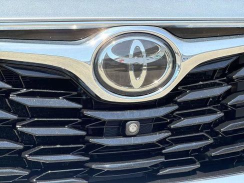 Used 2020 Toyota Highlander Platinum AWD/4WD image 4
