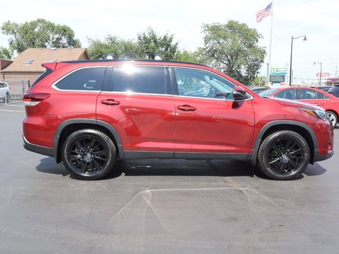 Used 2019 Toyota Highlander SE AWD/4WD image 6