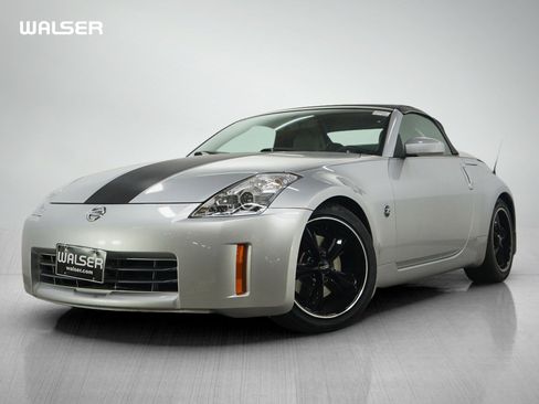 Used 2006 Nissan 350Z Touring RWD image 1