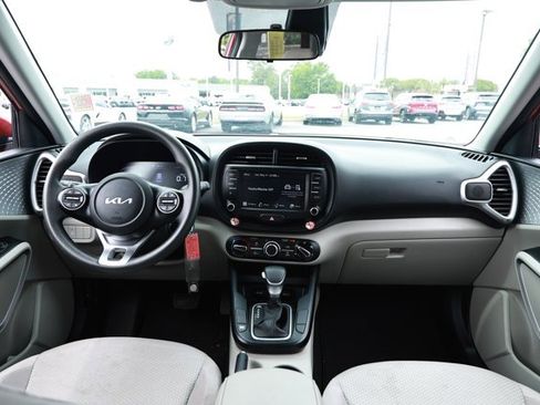 Used 2023 Kia Soul LX w/ LX Technology Package FWD image 27
