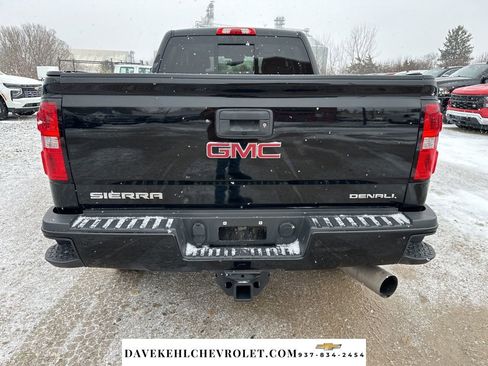 Used 2018 GMC Sierra 2500 Denali w/ Duramax Plus Package image 4