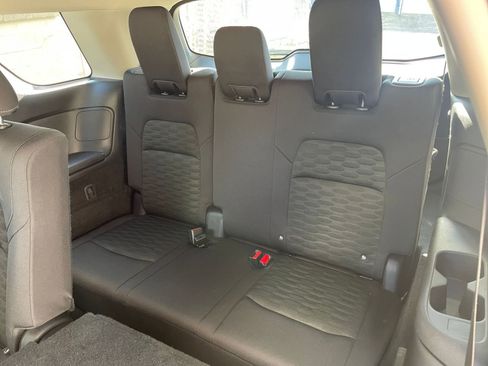 Used 2025 Nissan Pathfinder SV image 31