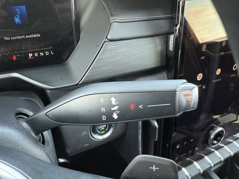 Used 2024 GMC Acadia Elevation image 14