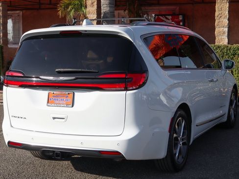 Used 2022 Chrysler Pacifica Pinnacle image 10