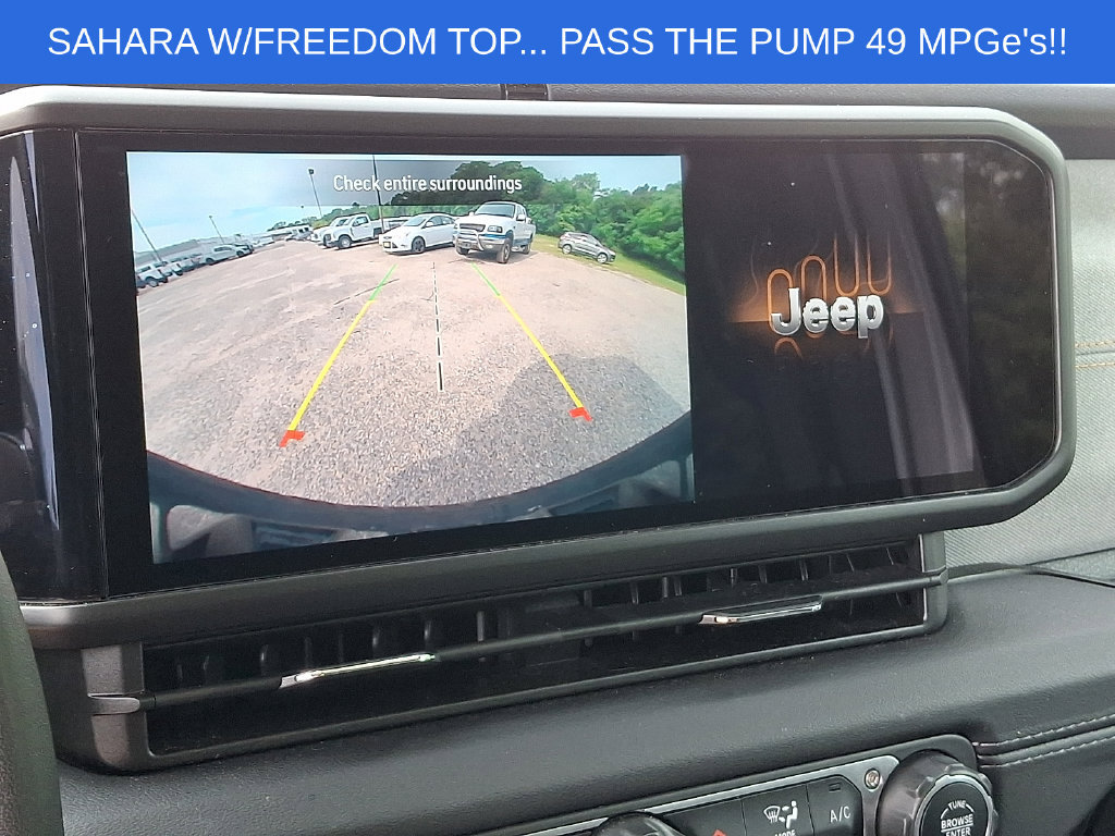 Used 2024 Jeep Wrangler Unlimited Sahara AWD/4WD image 16
