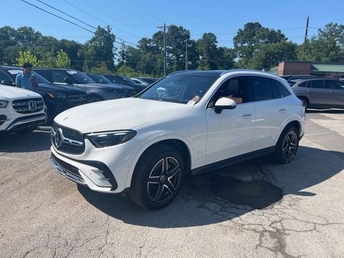 Used 2026 Mercedes-Benz GLC 300 4MATIC image 2