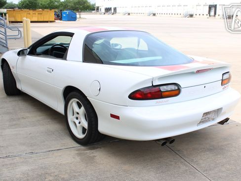 Used 1997 Chevrolet Camaro SS w/ Preferred Equipment Group 2 RWD image 6