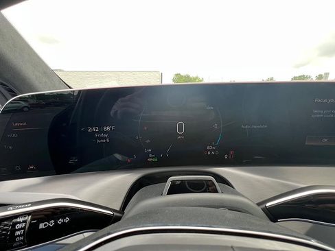 New 2026 Cadillac Vistiq Premium Luxury w/ LPO, Floor Liner Package image 25