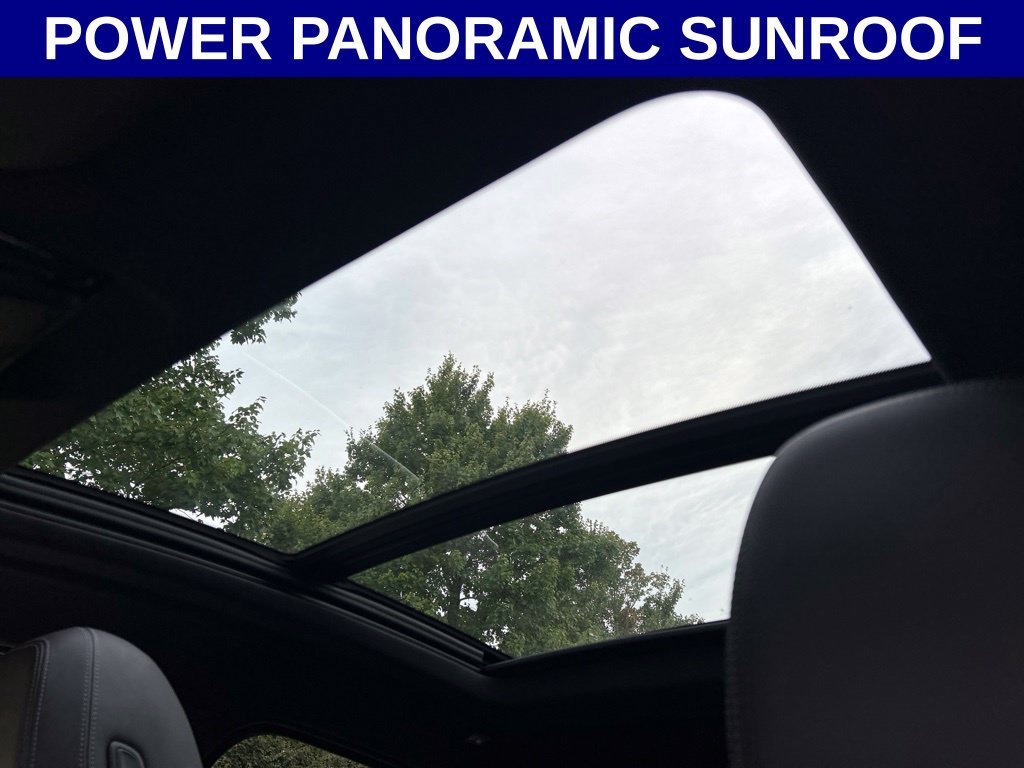 Used 2024 BMW X4 xDrive30i w/ Parking Assistance Package AWD/4WD image 3
