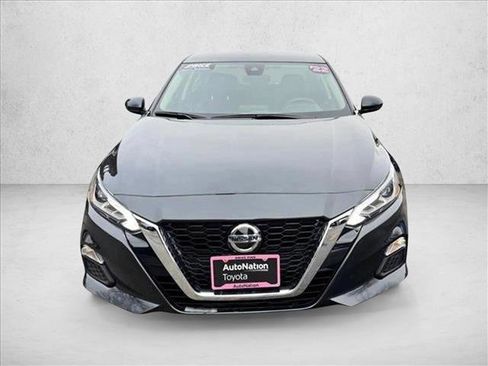 Used 2022 Nissan Altima 2.5 SV image 2