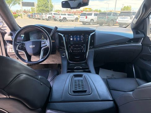 Used 2015 Cadillac Escalade Platinum AWD/4WD image 23