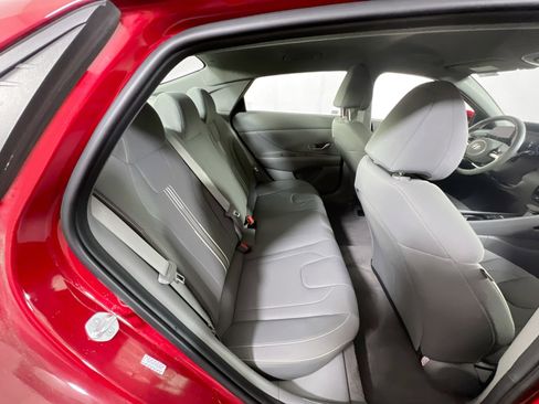 Used 2023 Hyundai Elantra SEL w/ Convenience Package image 26