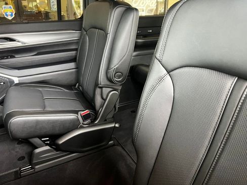 New 2024 Jeep Wagoneer Series II w/ Convenience Group I image 12