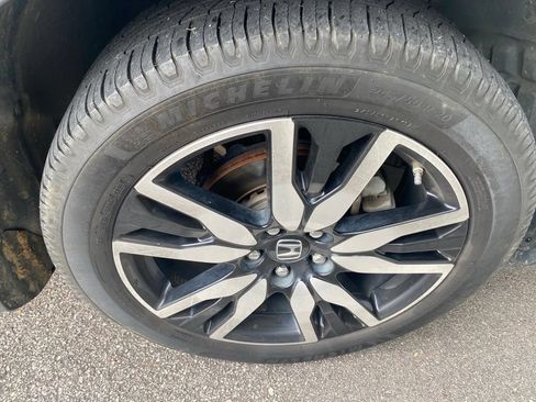 Used 2019 Honda Pilot Elite image 14