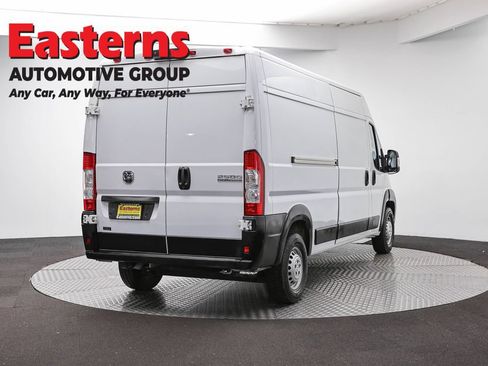 Used 2025 RAM ProMaster 2500 w/ Convenience Group FWD image 5