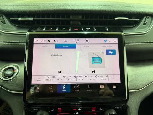Used 2021 Jeep Grand Cherokee L Limited AWD/4WD image 30