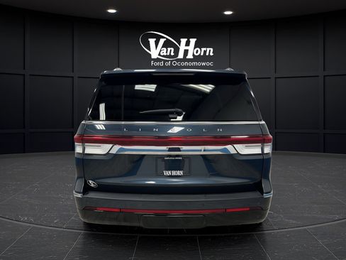 Used 2024 Lincoln Navigator Reserve AWD/4WD image 6
