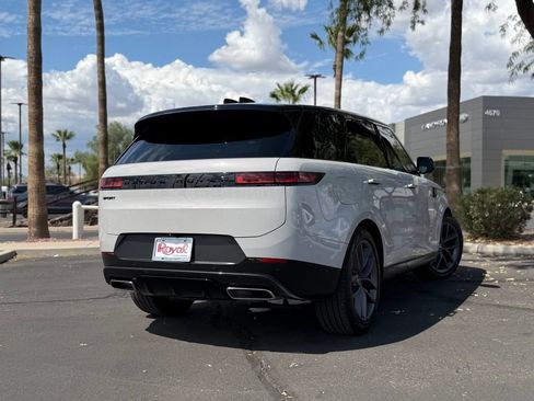 Used 2025 Land Rover Range Rover Sport SE AWD/4WD image 19